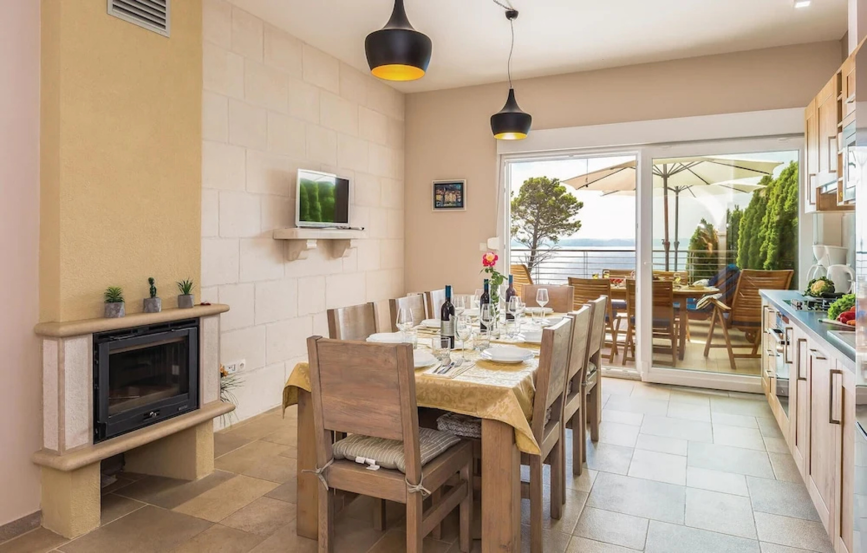 Awesome Home in Makarska With Wifi and 4 Bedrooms