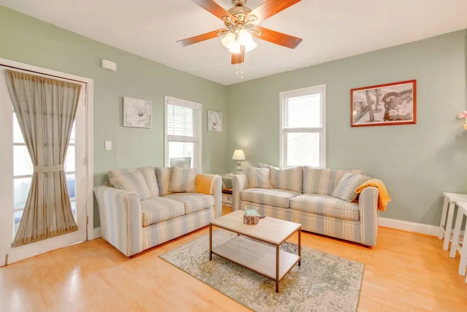 Walk to Ventnor Beach & Boardwalk: Coastal Gem