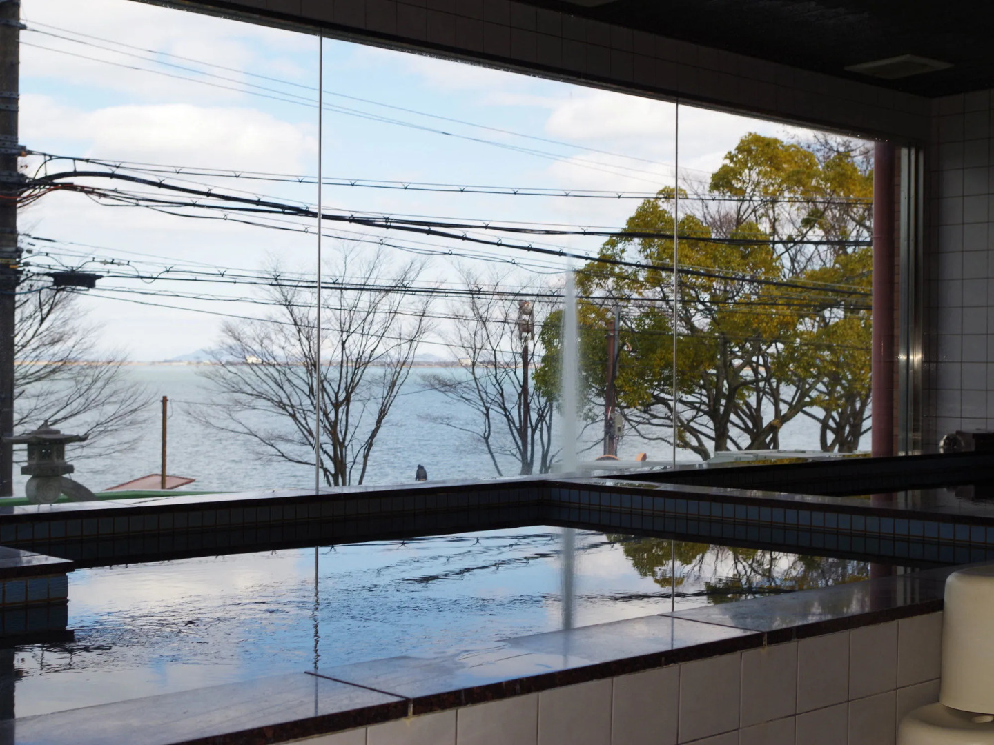 Ayaha Lakeside Hotel