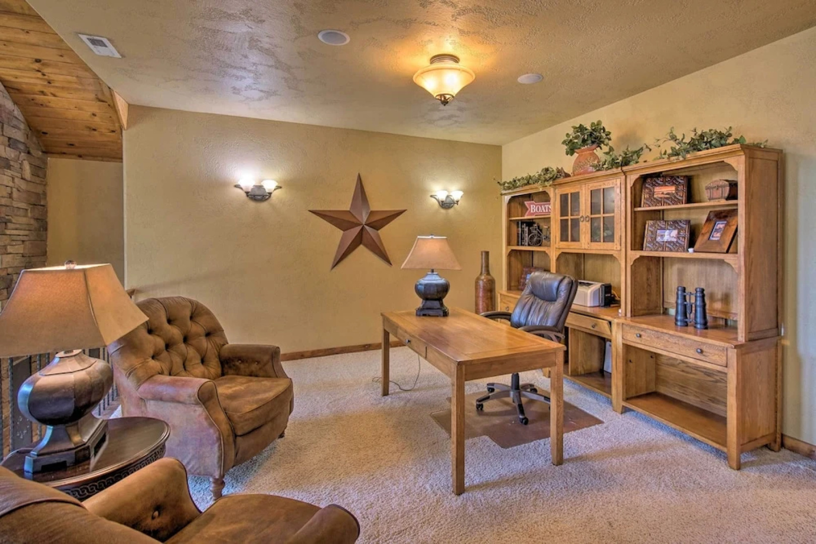 Luxe Mccall Cabin w/ Hot Tub ~ 8 Mi to Skiing