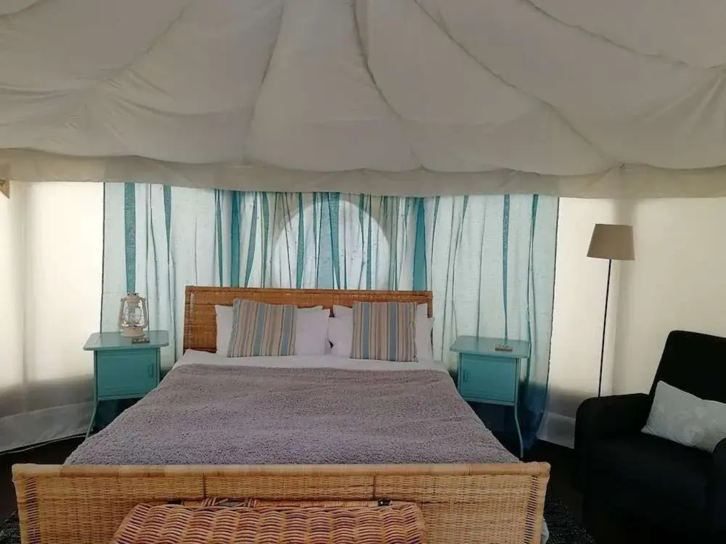 The Little Hide - Adult Only Camping Pods