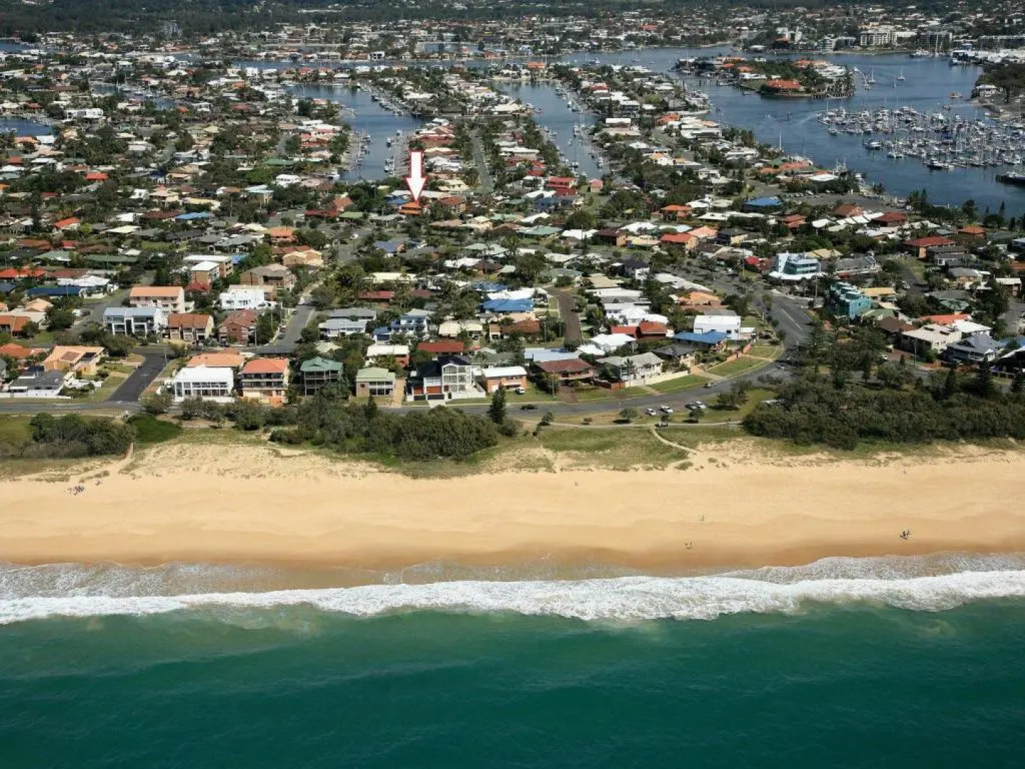 Oomoo 27 - Four Bedroom Townhouse - Close to Beaches!