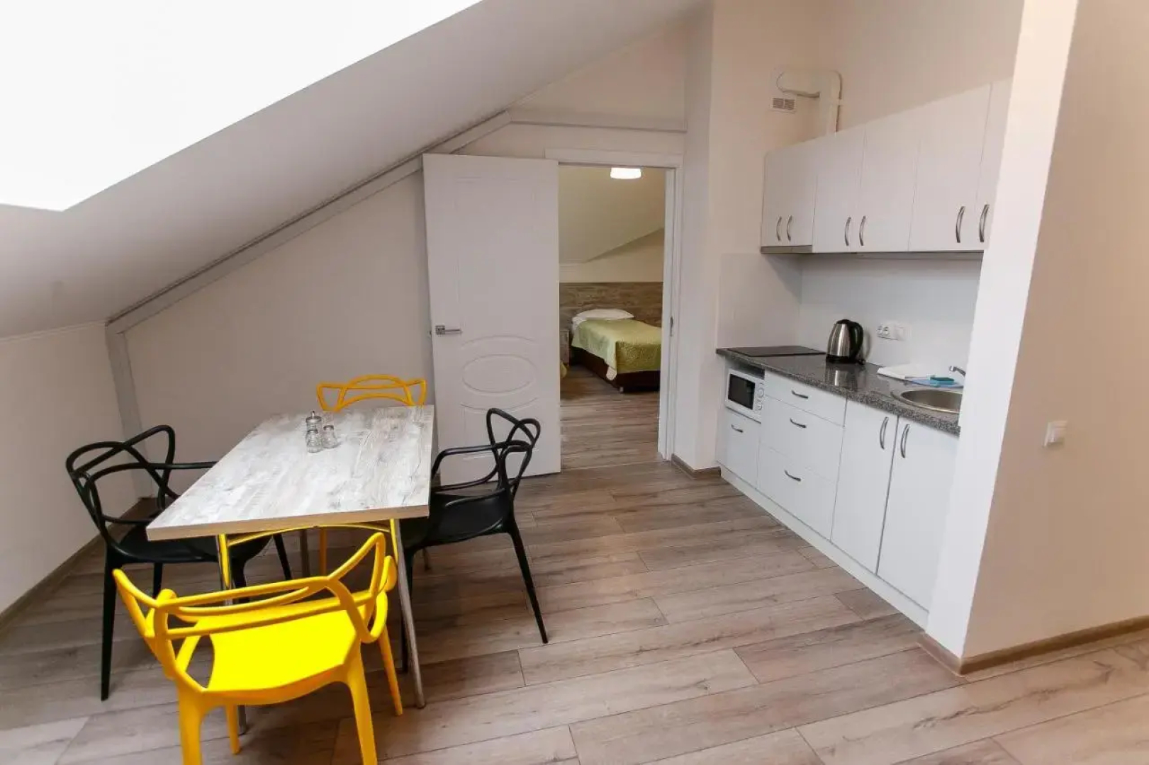 Stone City Apartment in Park Zone