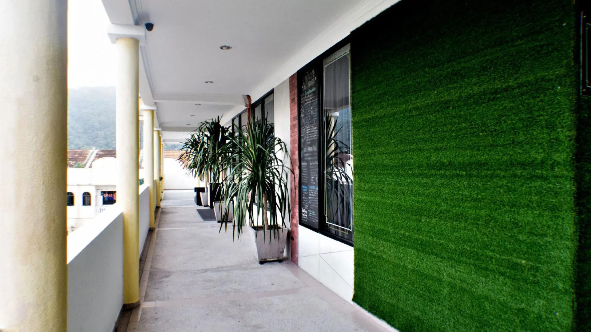 ZEN Rooms Eden Parade