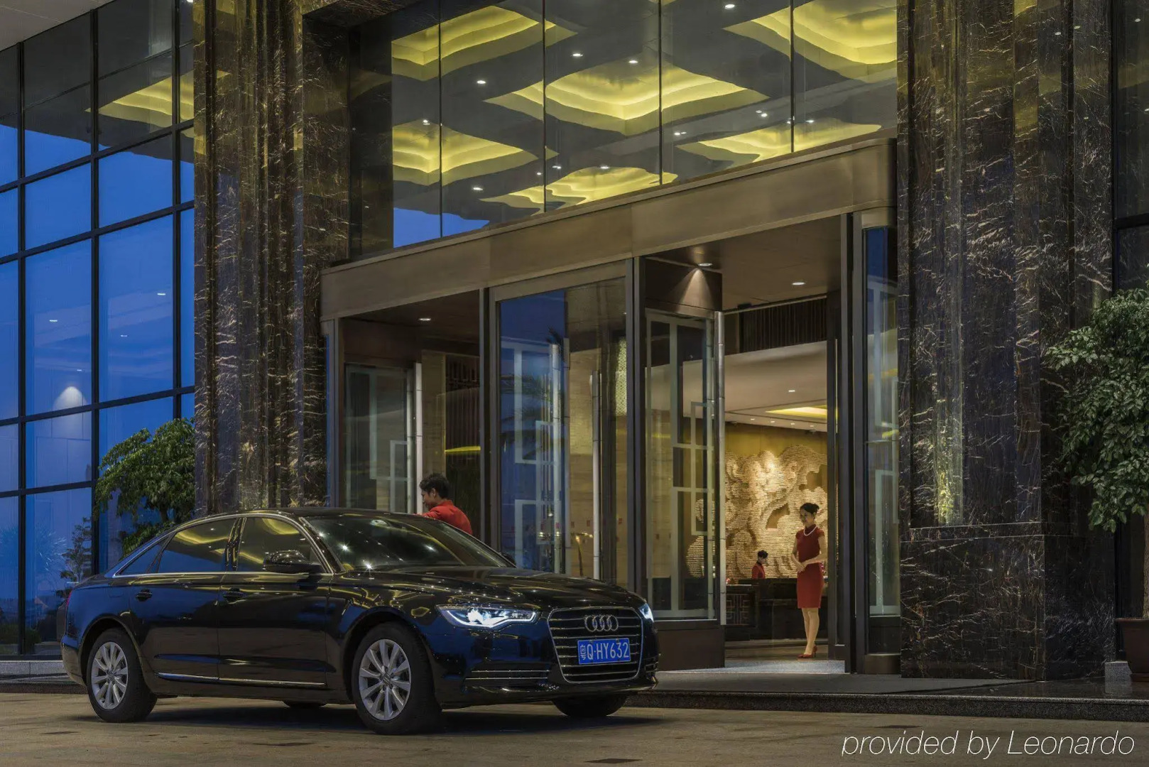 HUALUXE Hotels & Resorts Yangjiang City Center by IHG