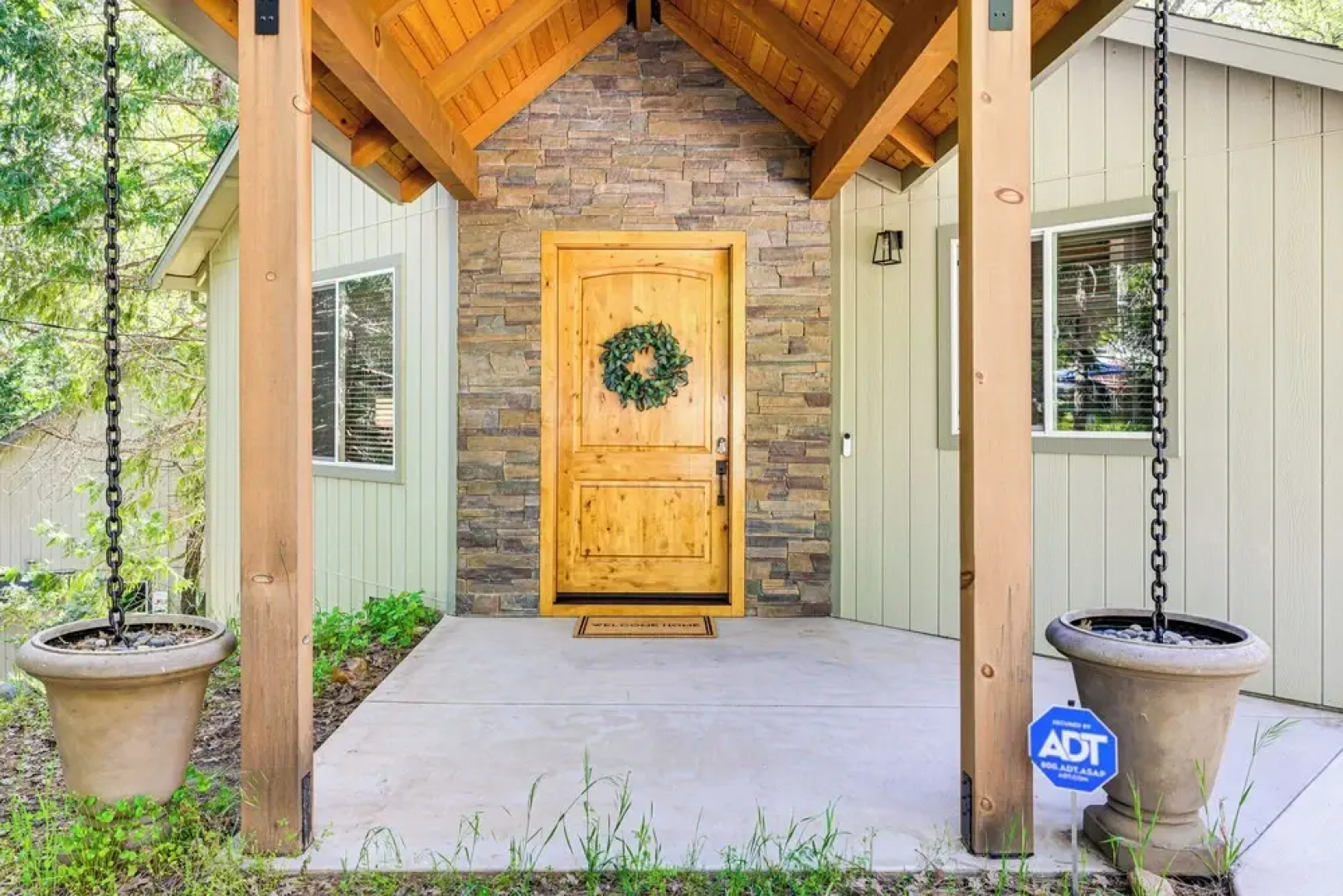 Game Room & Patio: Picturesque Home in Sonora