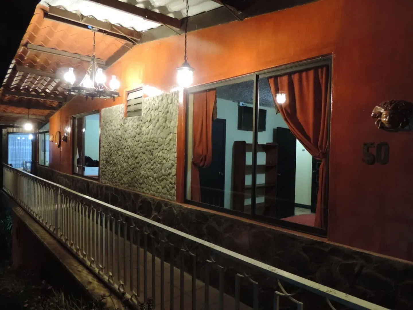 Hosteria Jardines de Chamana