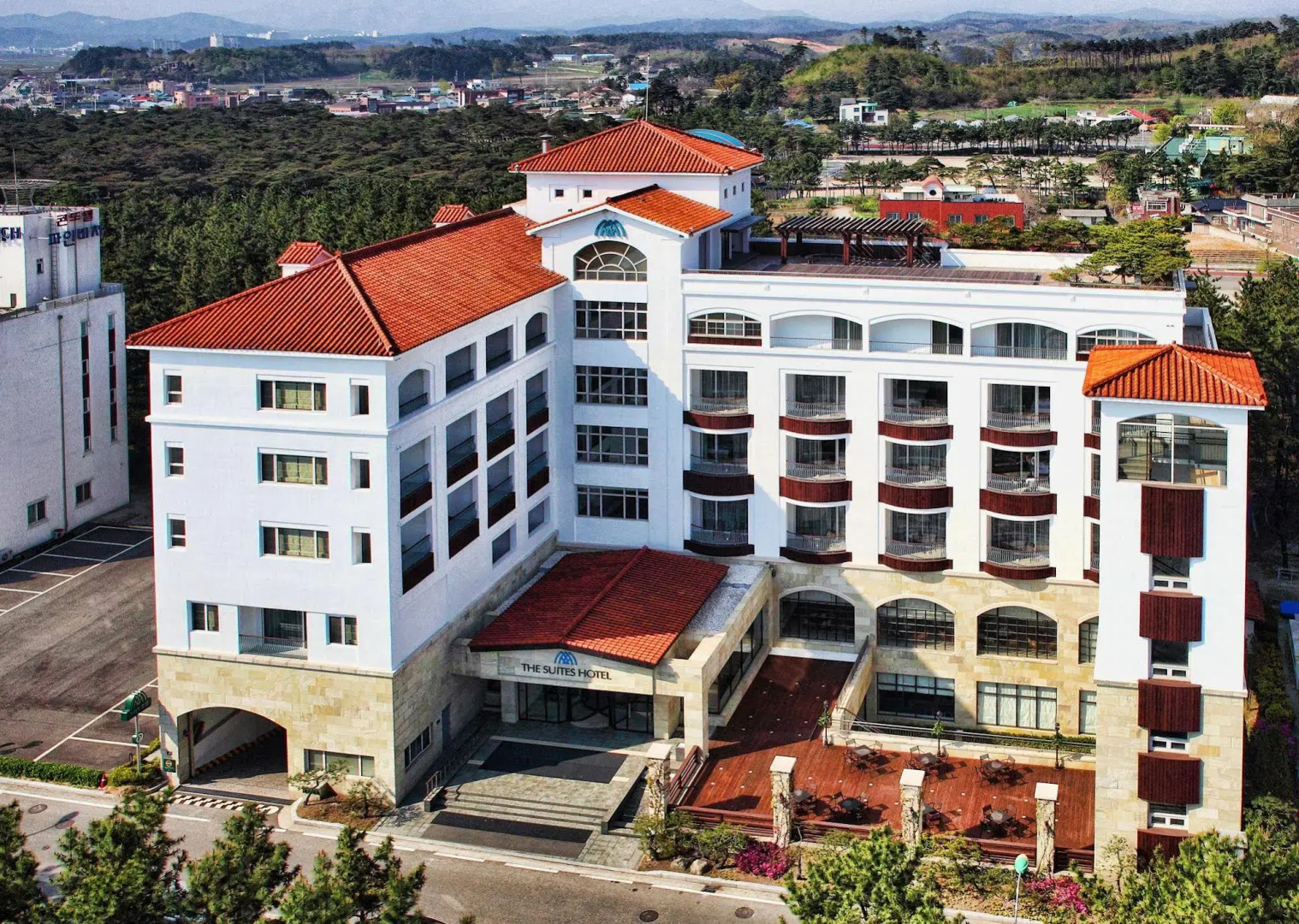 The Suites Hotel Naksan