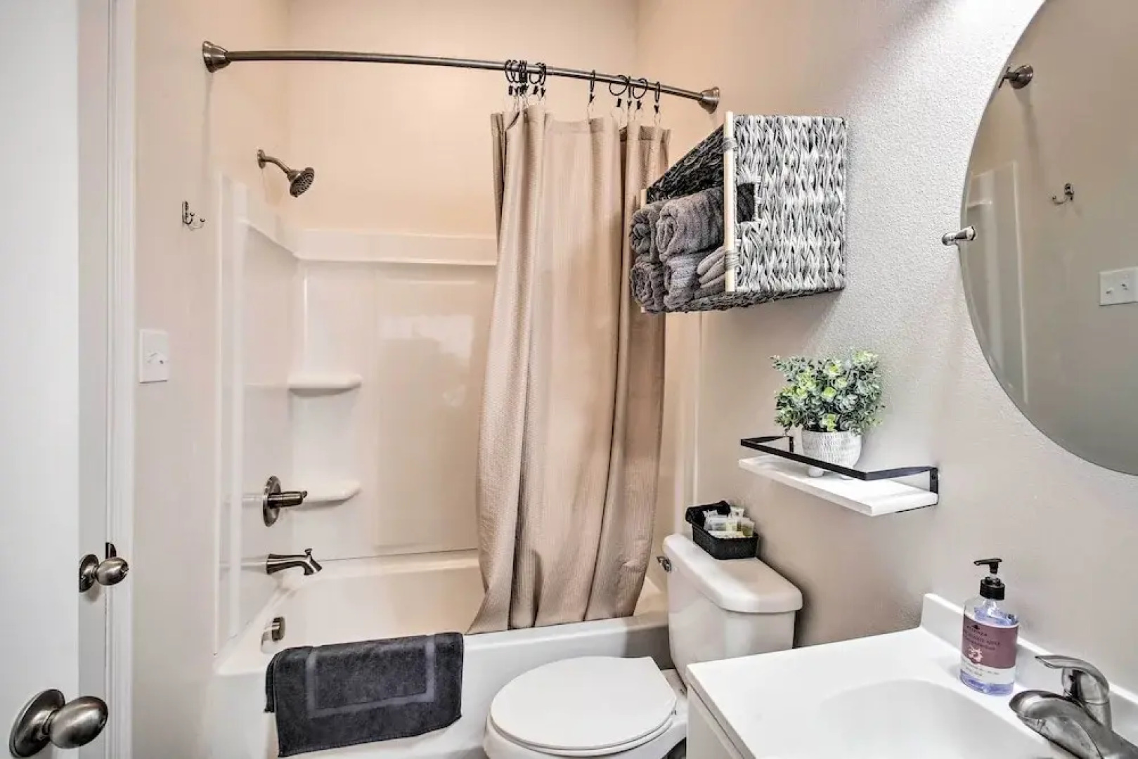 Hot Springs Village Townhome Near Hiking & Golf!