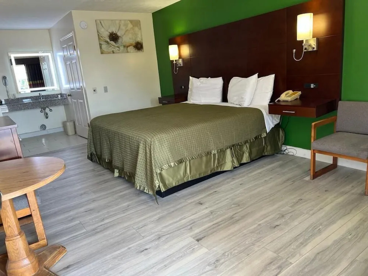 Surry Inn - Dobson - I-77 - Exit 93