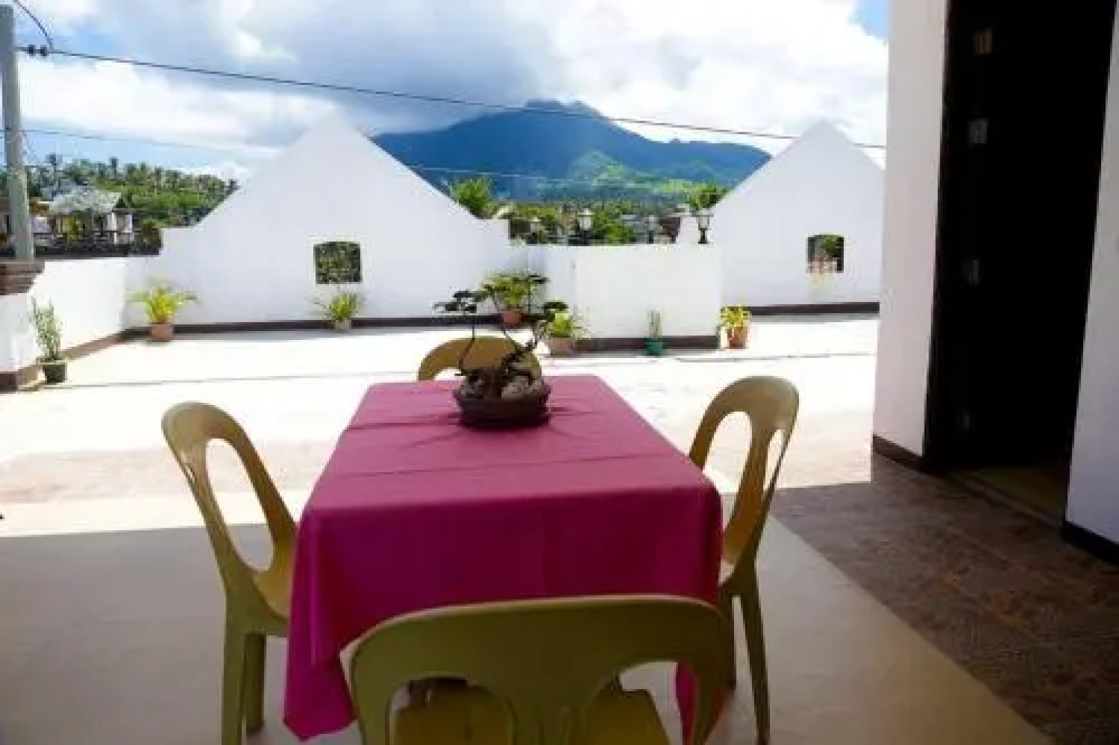 Florabells Iraya Guest House