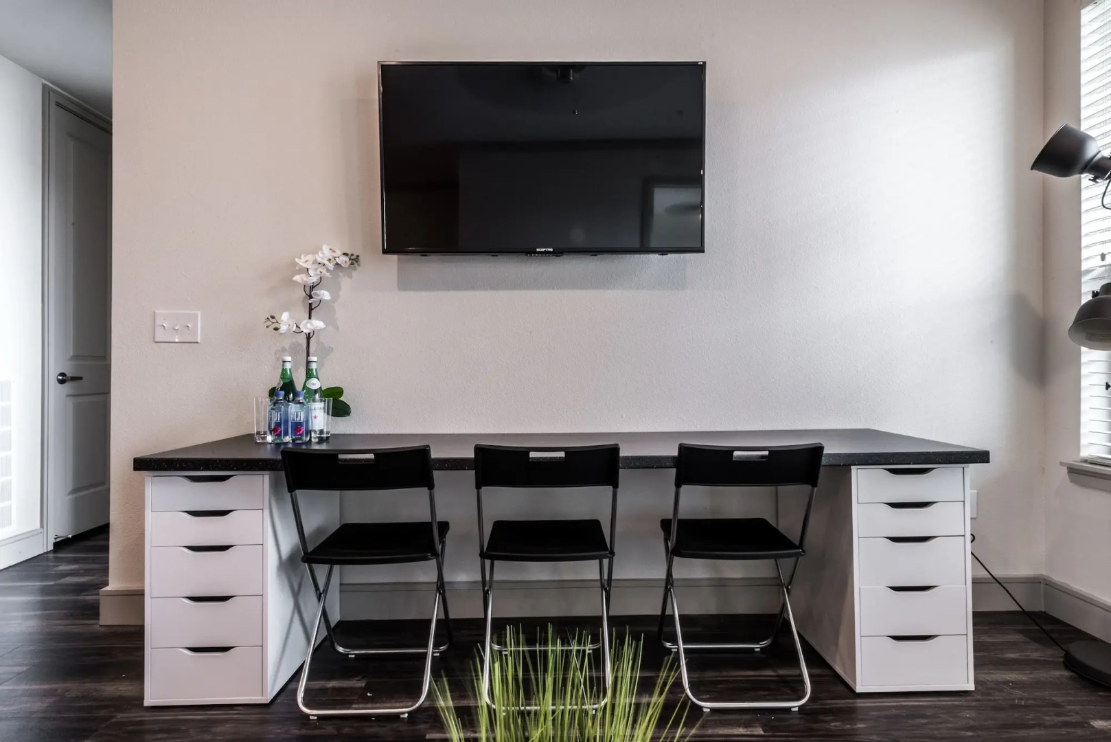 The Apple Theory on 19th