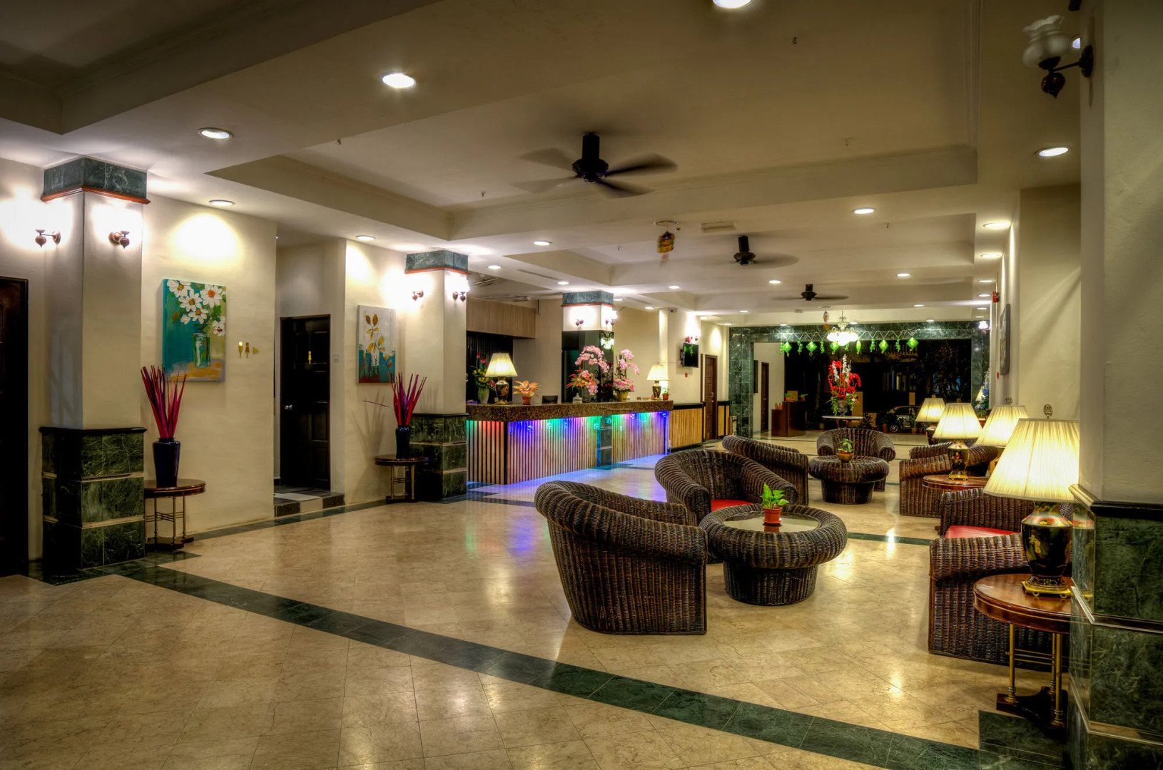 Leisure Cove Hotel & Apartments