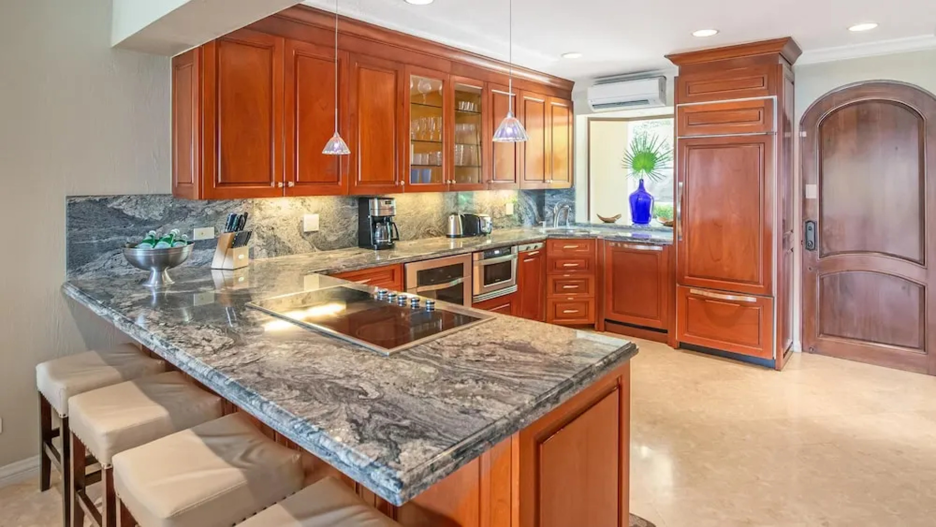 Chic Condo with a Stylish Coastal Design in an Exclusive Condo Community with Direct Beach Access