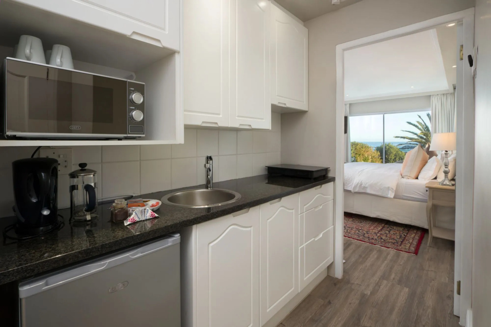 Hermanus Beachfront Lodge