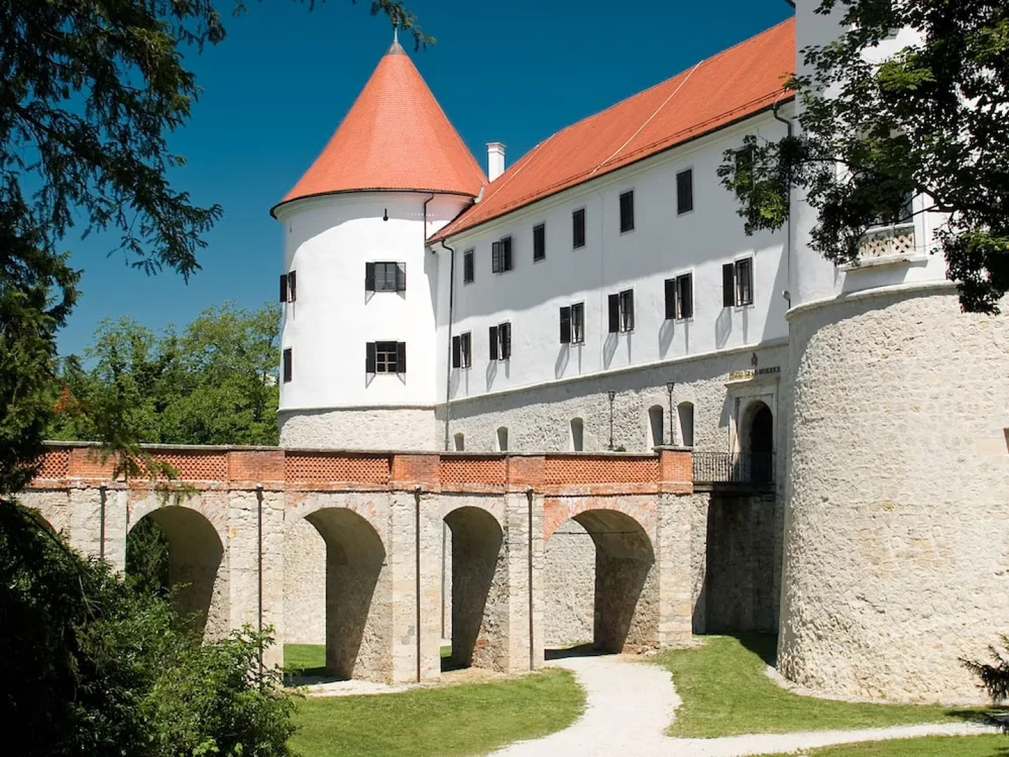 Mokrice Castle Estate