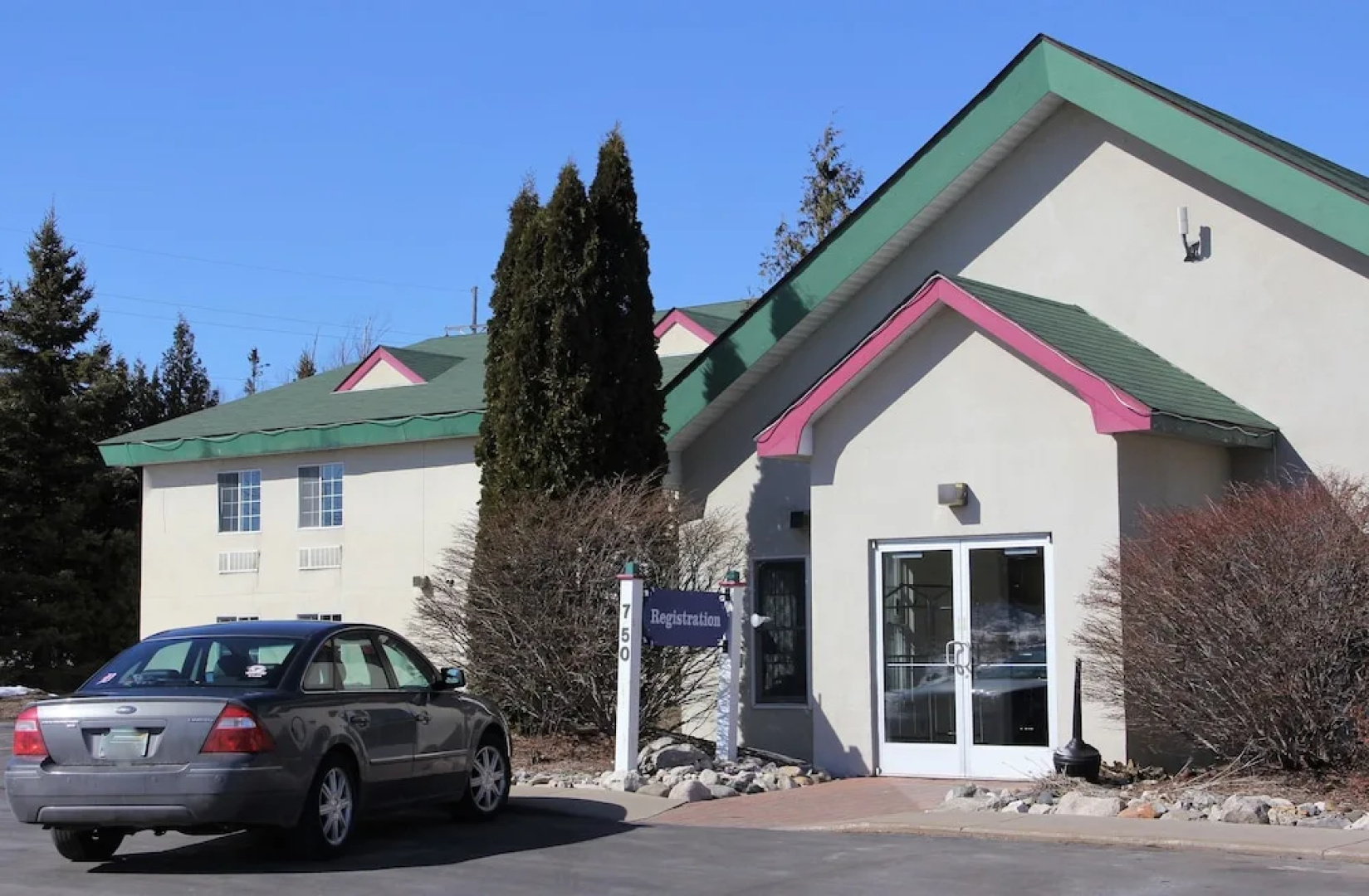 Voyager Inn