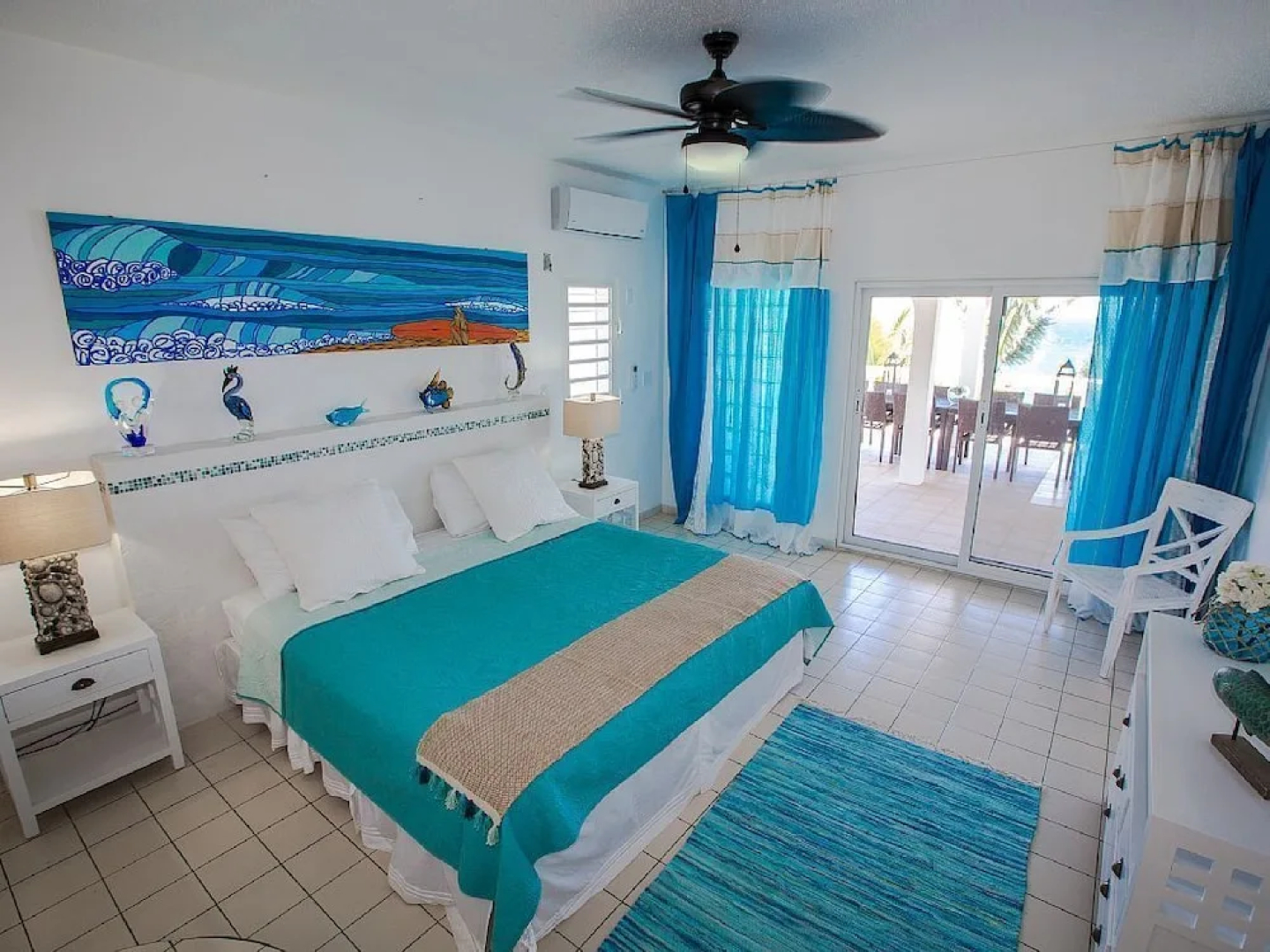 Beachfront Villa FantaSea