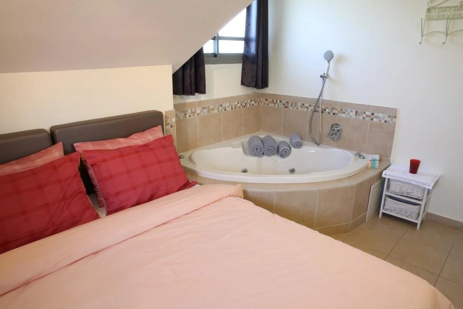 Korins At the Dead Sea