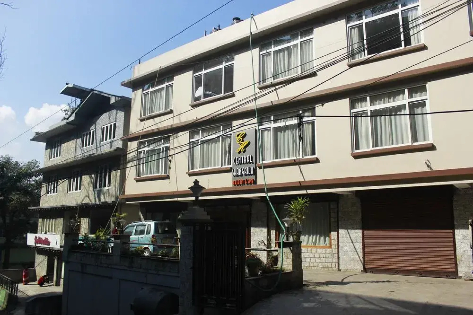 OYO 11570 Central Shangrila Resort & Spa