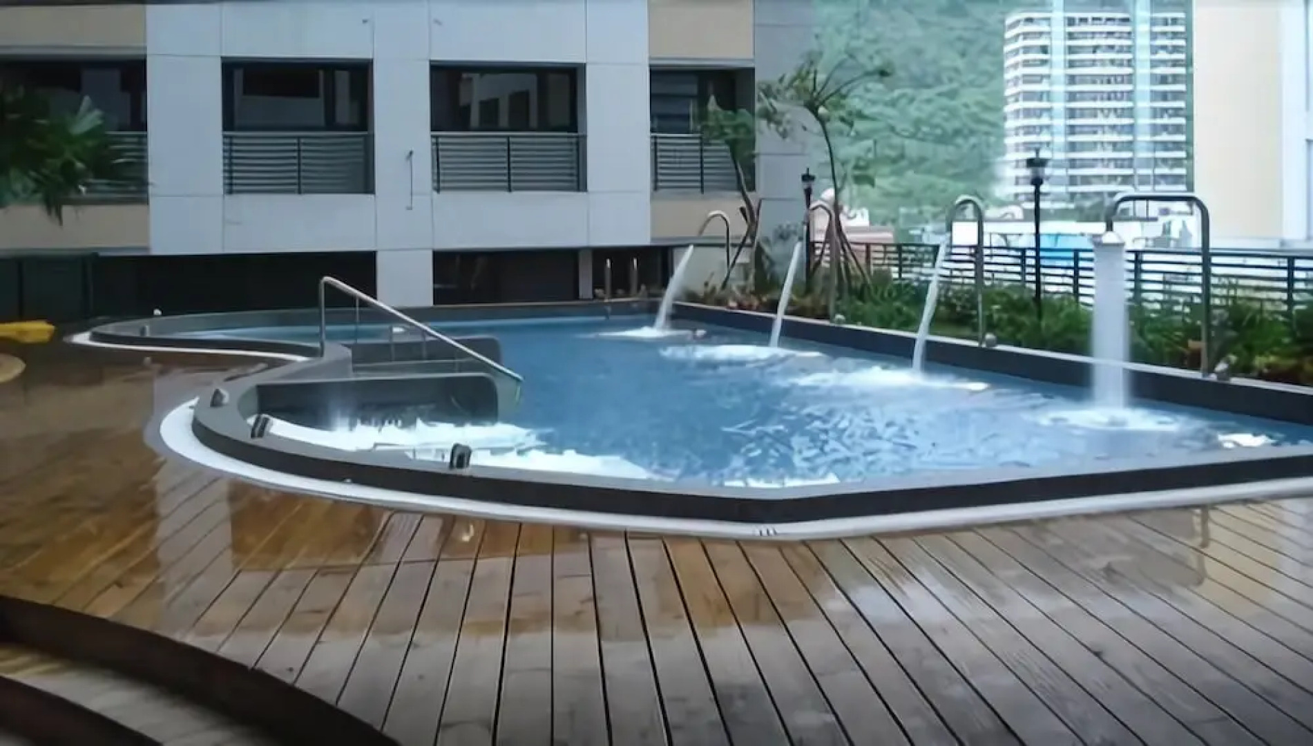 Hot Spring Holiday Inn