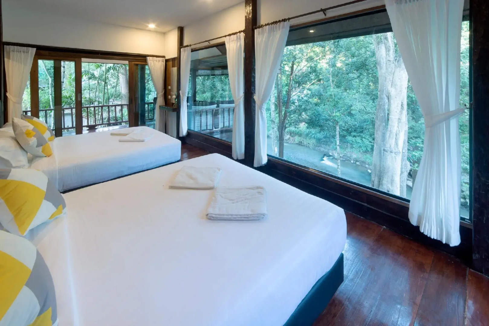 Tawan Riverside - Elephant Resort