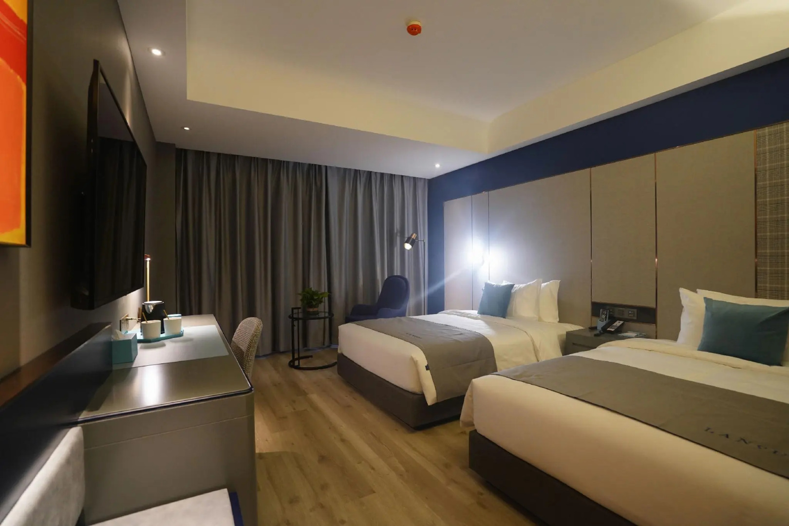 Lano Hotel Shaanxi Weinan Fuping Millennium Dragon