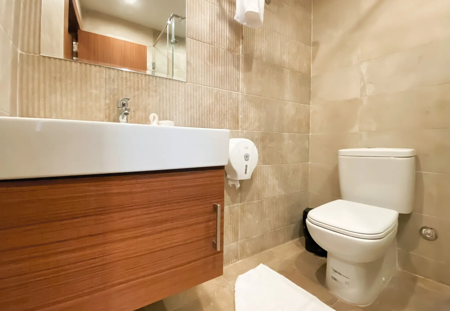 Nine Pyramids View Hotel