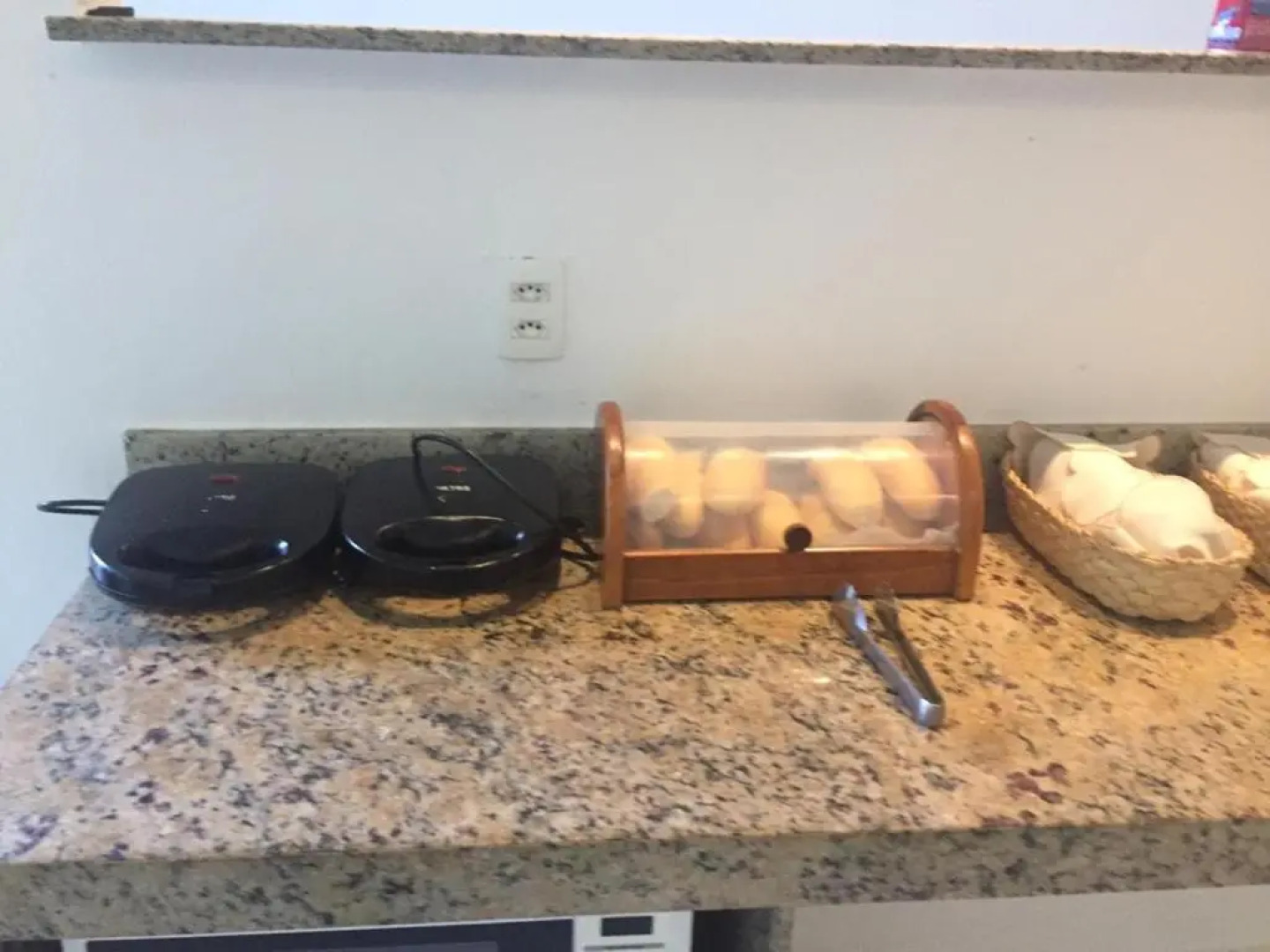 Praia da Ferradurinha Guest House