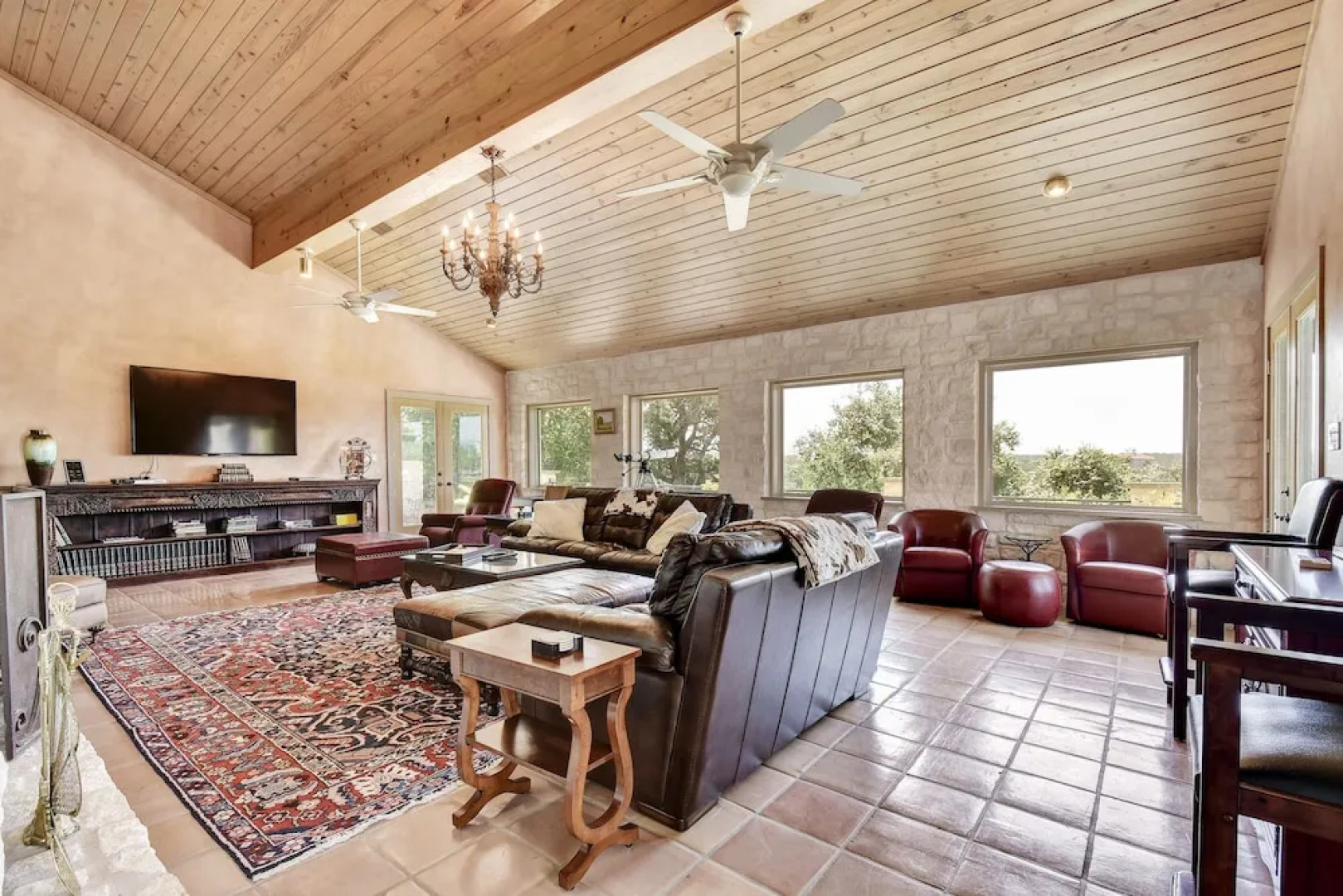 7BR 5 5BA Spicewood Sanctuary by RedAwning