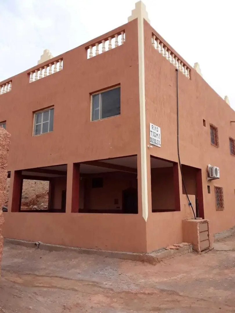 Riad Tigmi Du Soleil