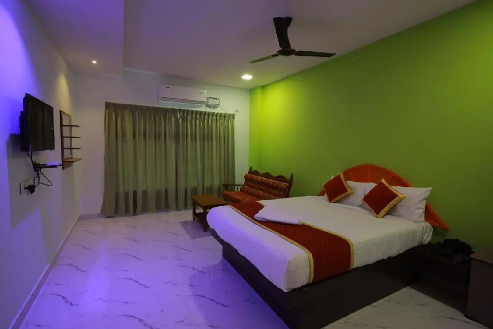 Hotel Rajeswari International