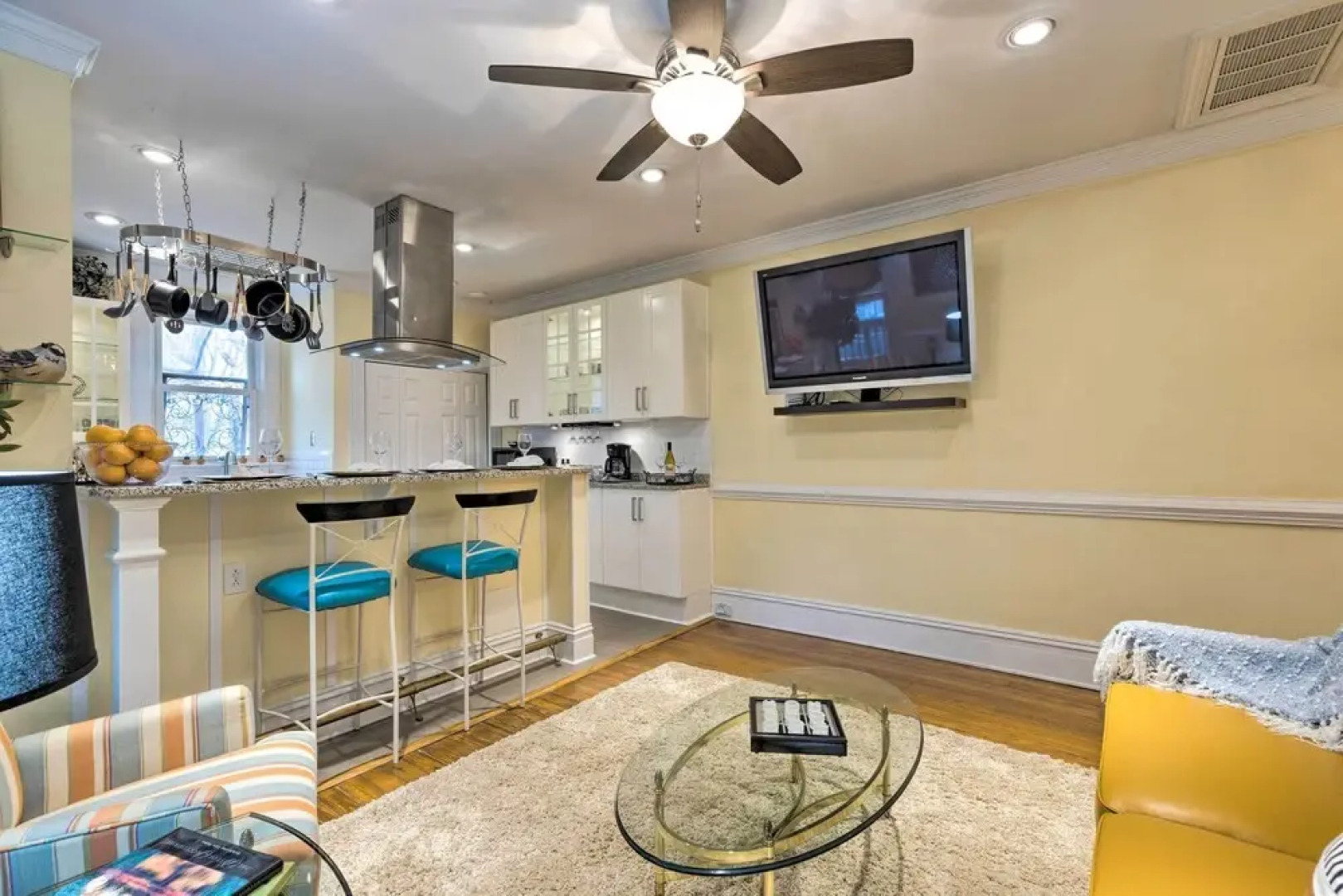 Chic Richmond Apartment w/ Private Deck and Patio!