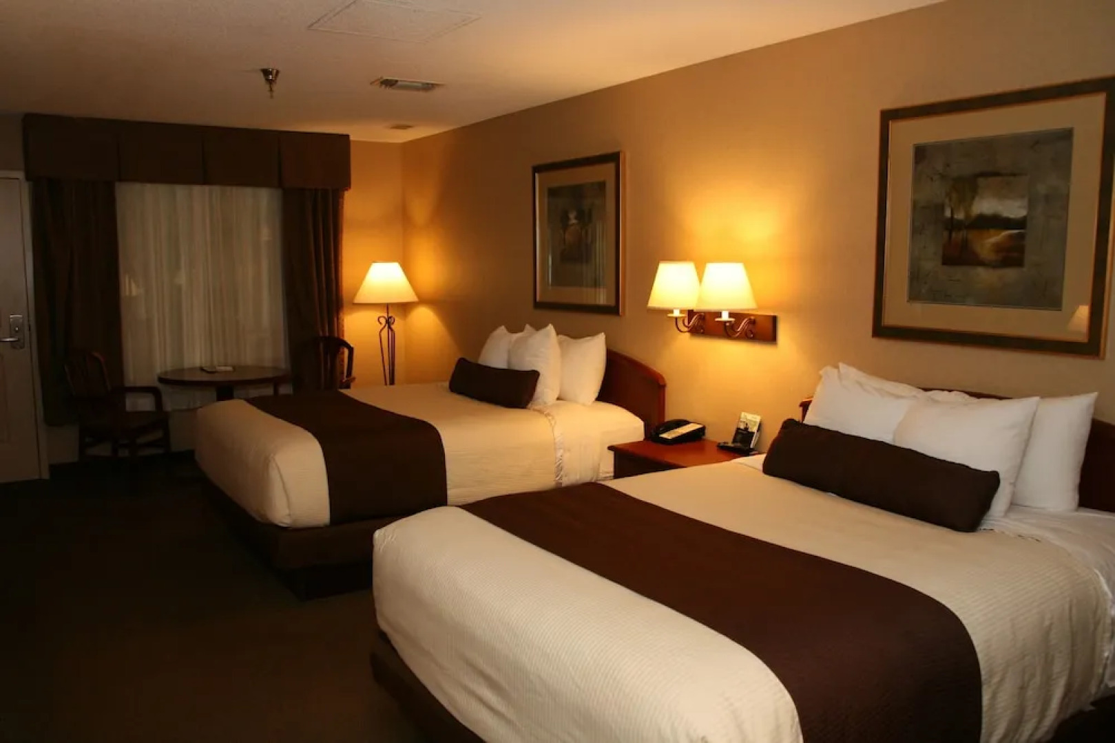 C'mon Inn Thief River Falls