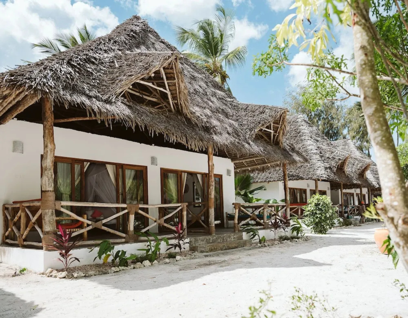 Bahati Sunset Bungalows