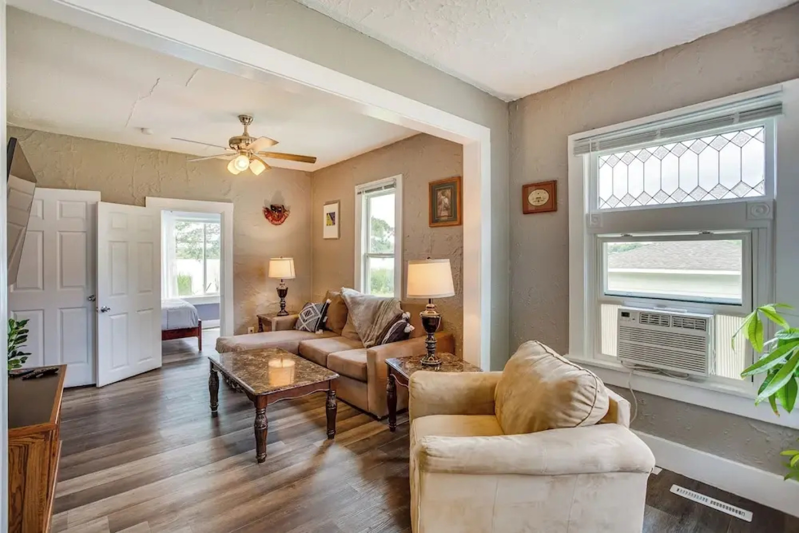 Lakefront Mound Getaway: Near Snowmobiling Trails!