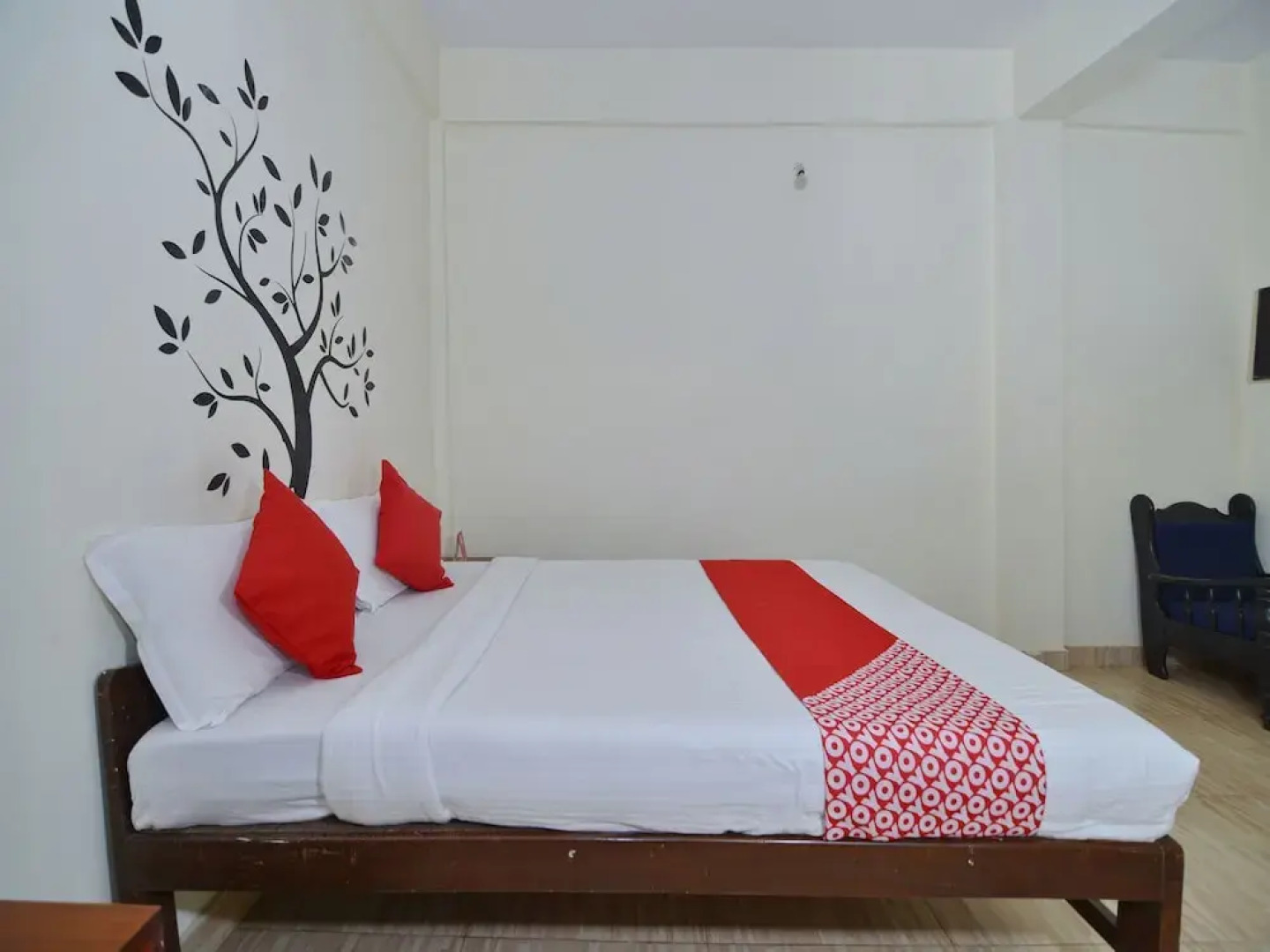 OYO 833 Hotel Prince Santosh Holiday Homes