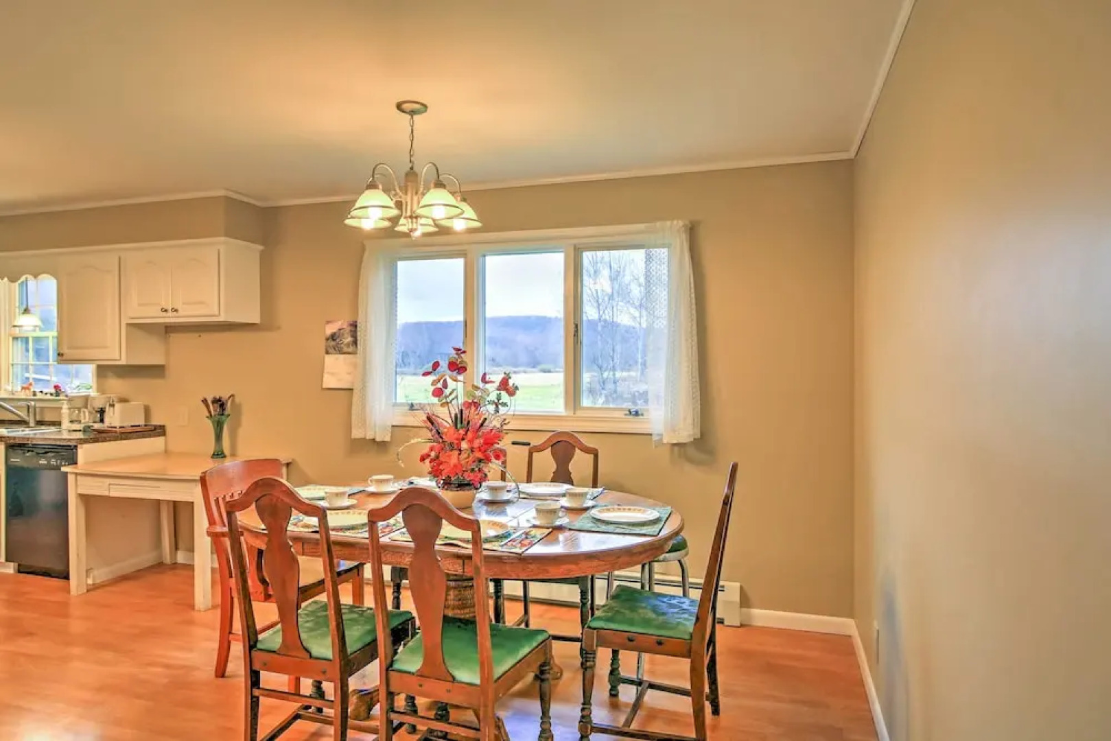 Serene Retreat - 7 Mi to All Star Village