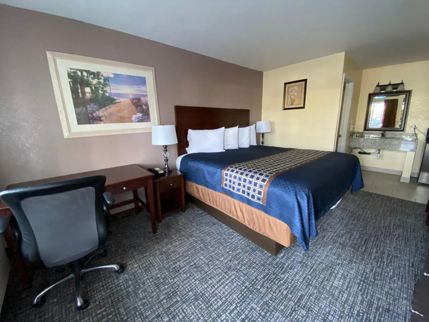 BeachWay Inn