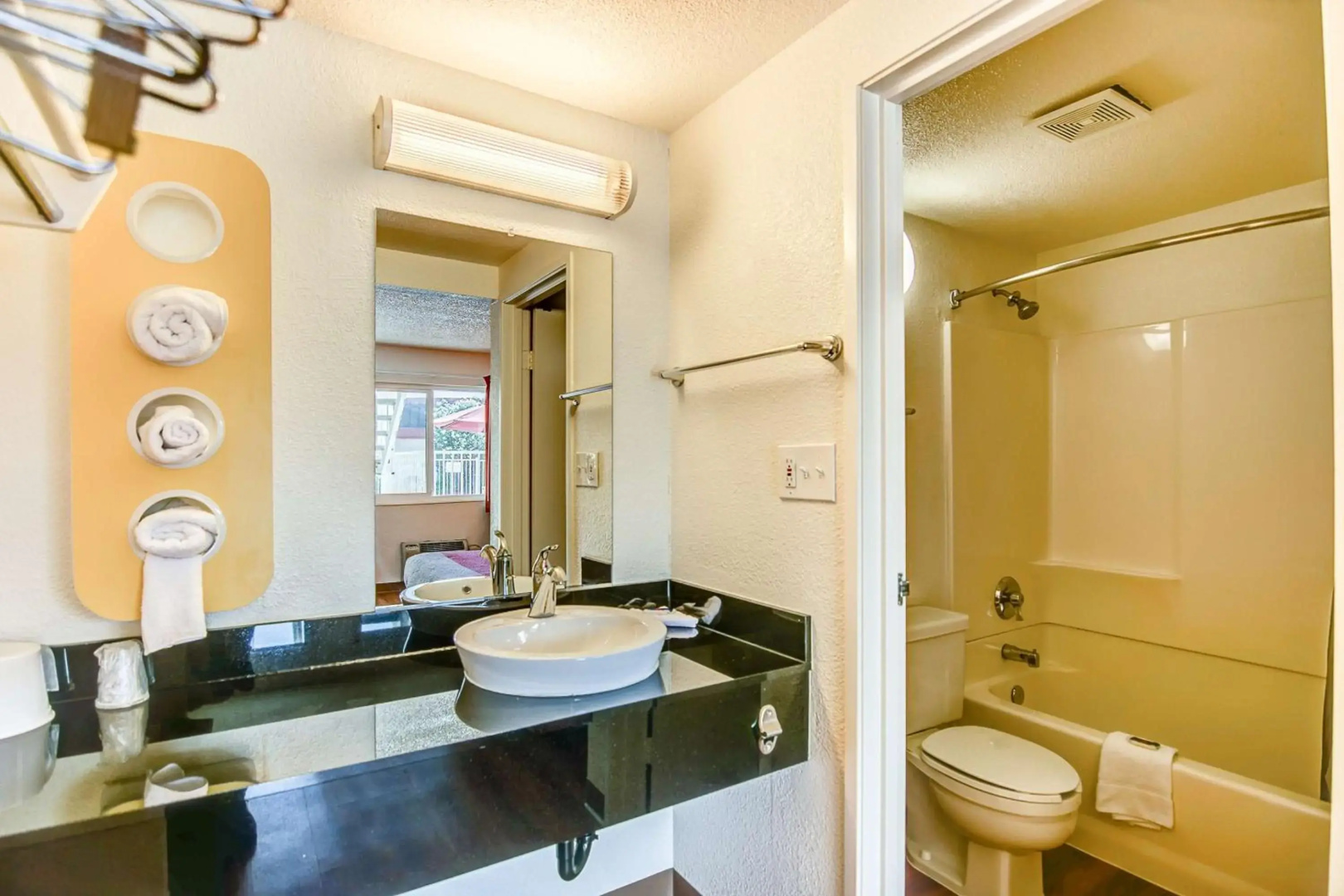 Motel 6 Stockton, CA - Charter Way West
