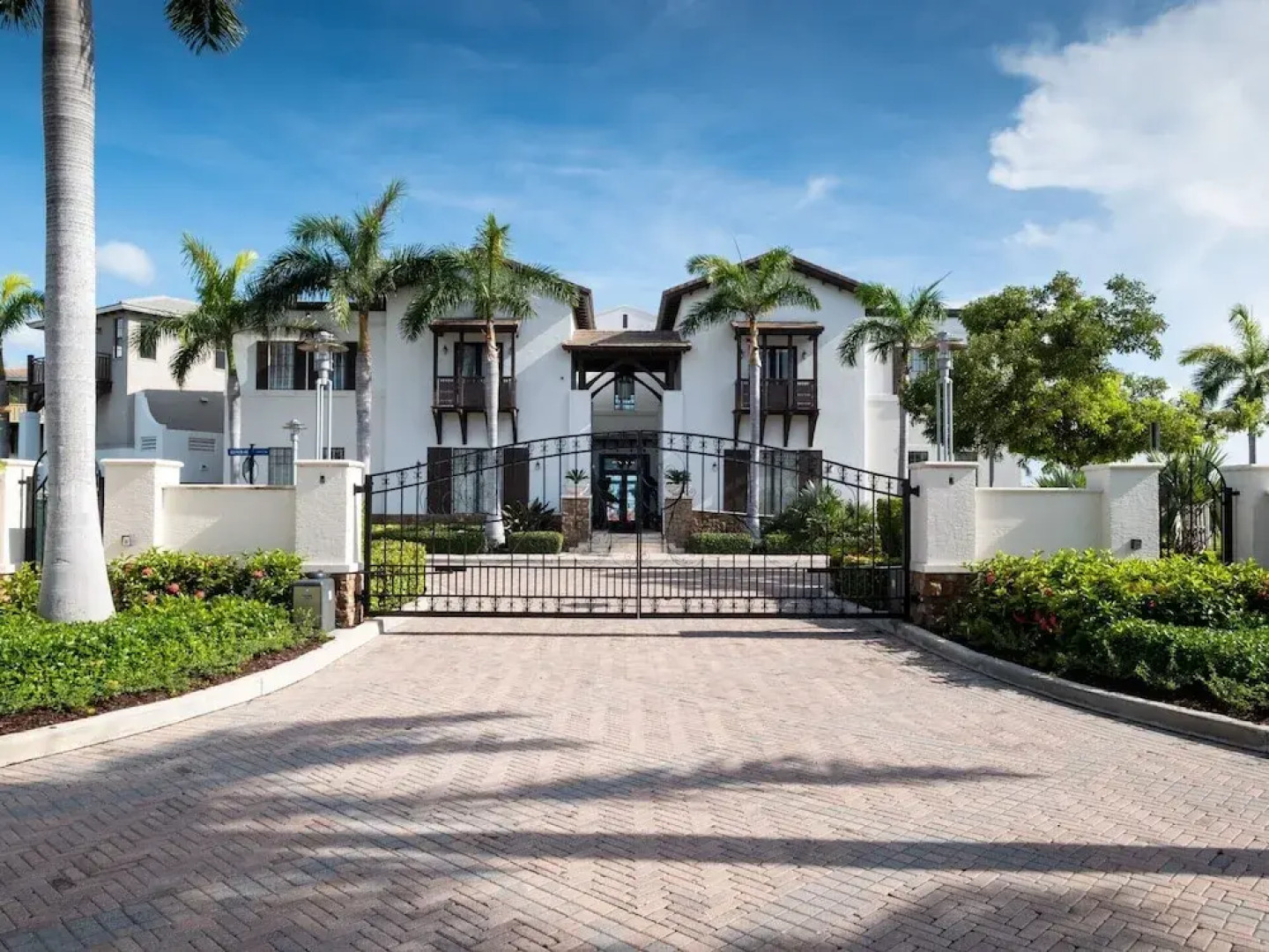 Marlin Bay Resort & Marina