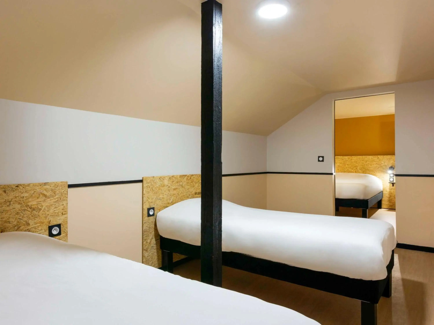 greet Hotel Villeneuve La Garenne