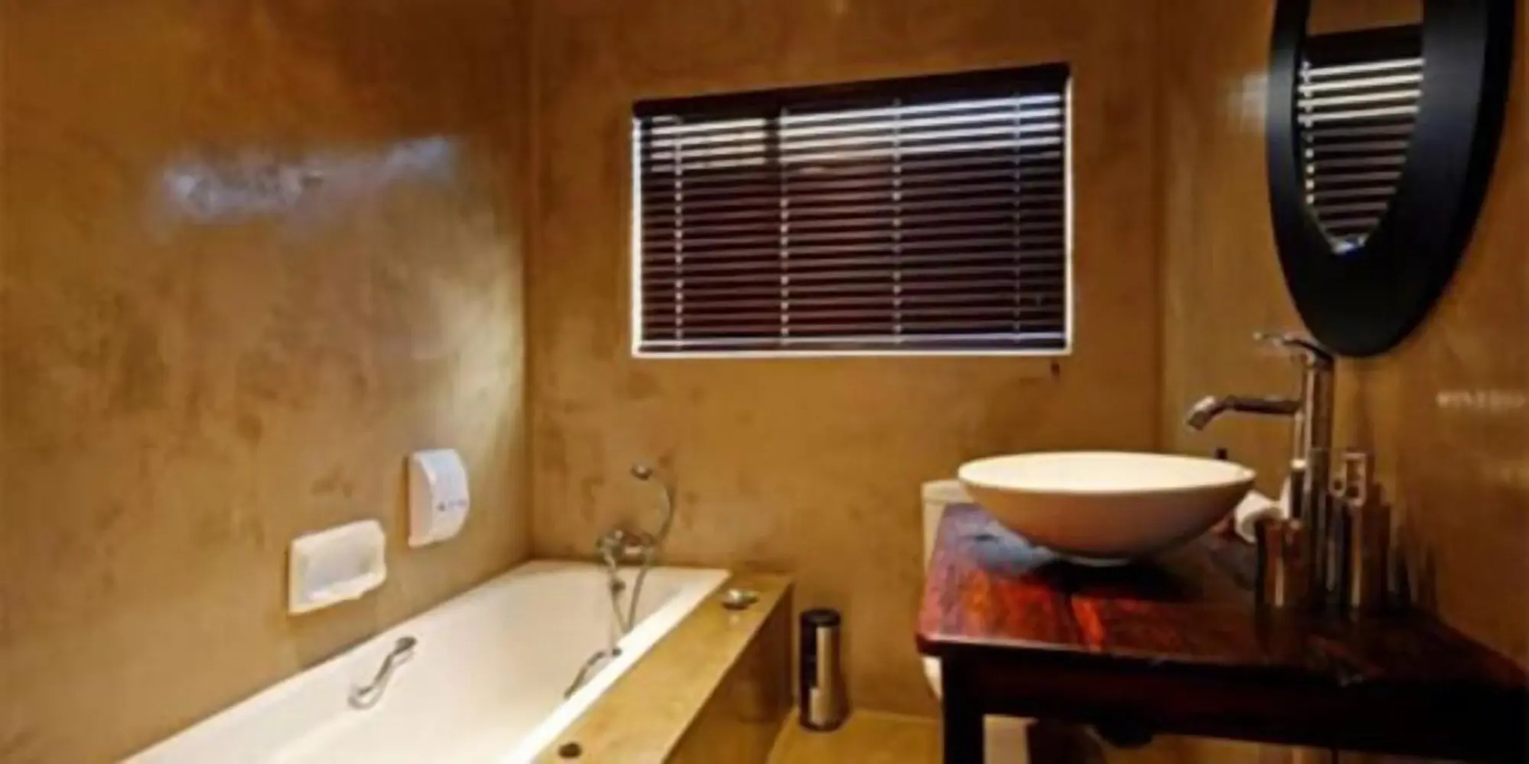 African Moon Corporate House