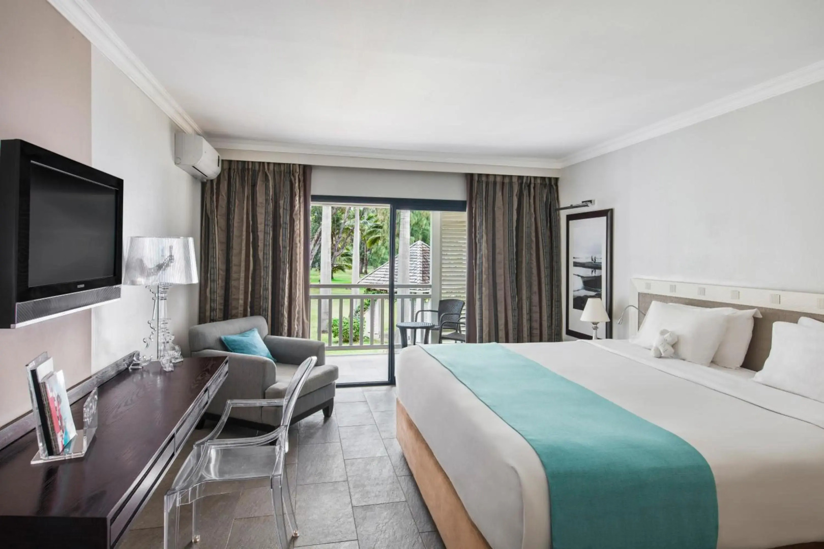 Отель Lux* Saint Gilles