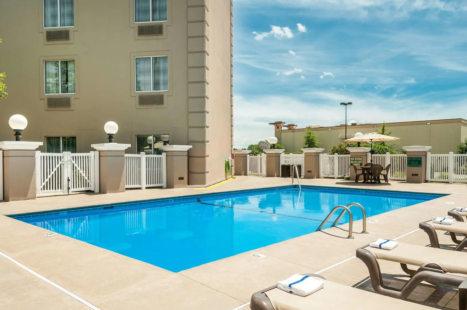 Country Inn & Suites by Radisson, Cookeville, TN