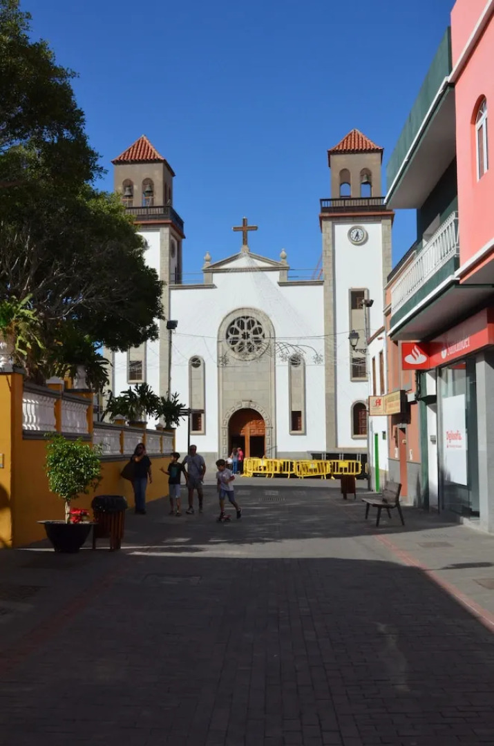 Que Encanto la Italiana