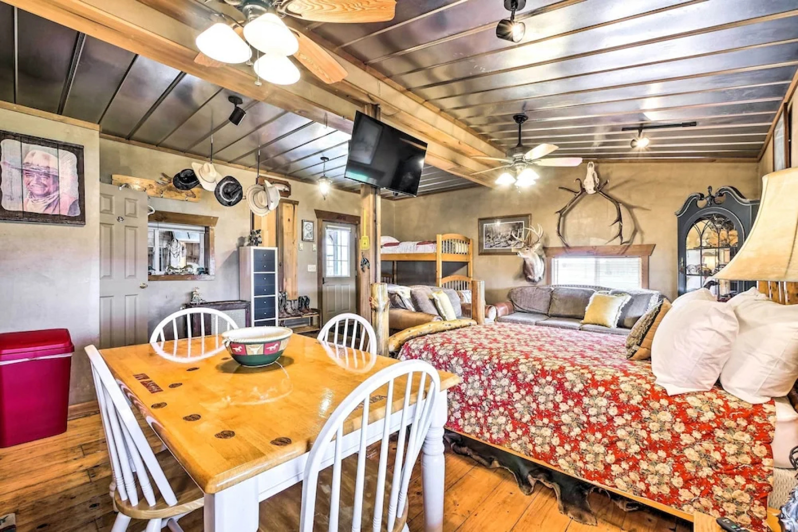 Renovated Bunkhouse on 12-acre Horse Farm!