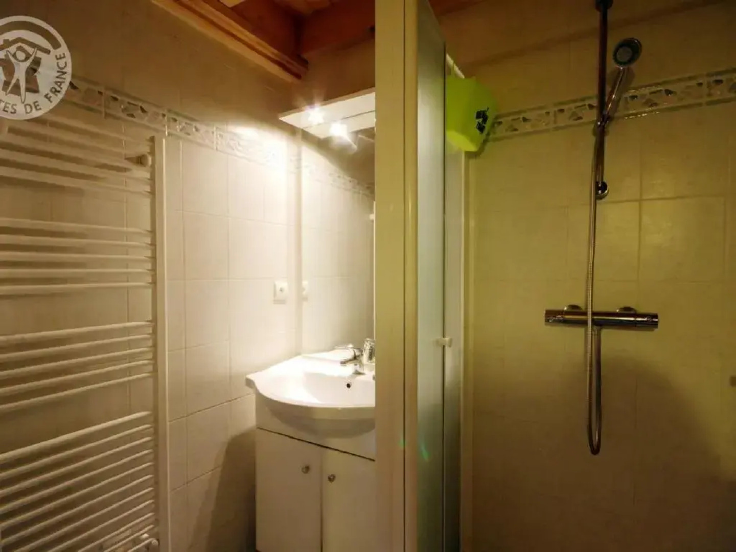 Gîte Périgneux, 4 pièces, 6 personnes - FR-1-496-5