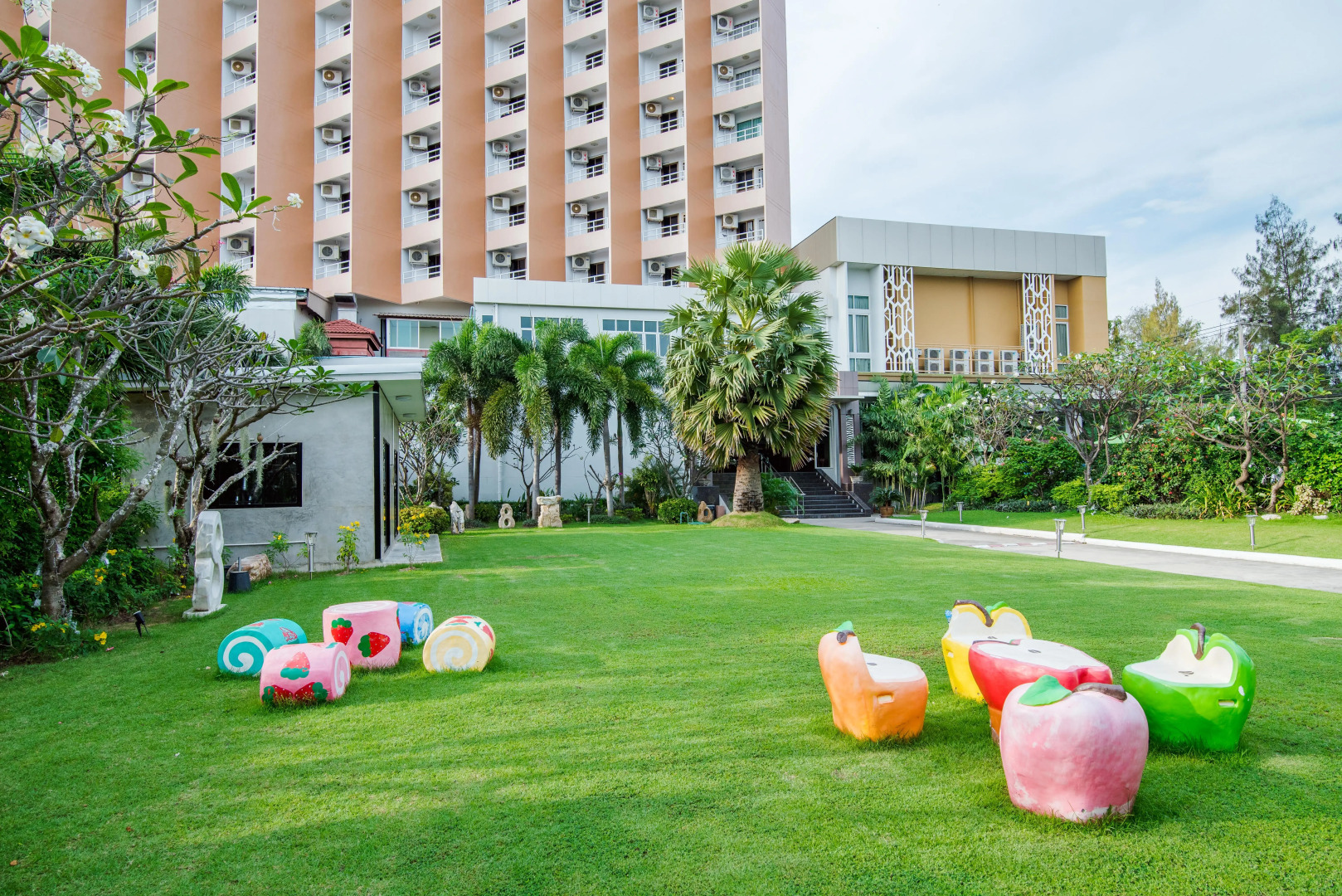 Golden Beach Cha-Am Hotel