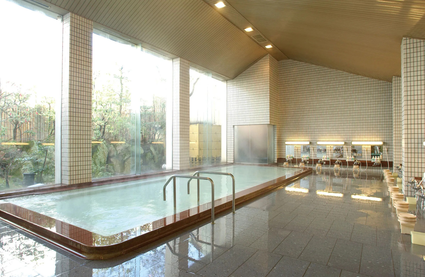 Ooedo Onsen Monogatari Awazu Grand Hotel